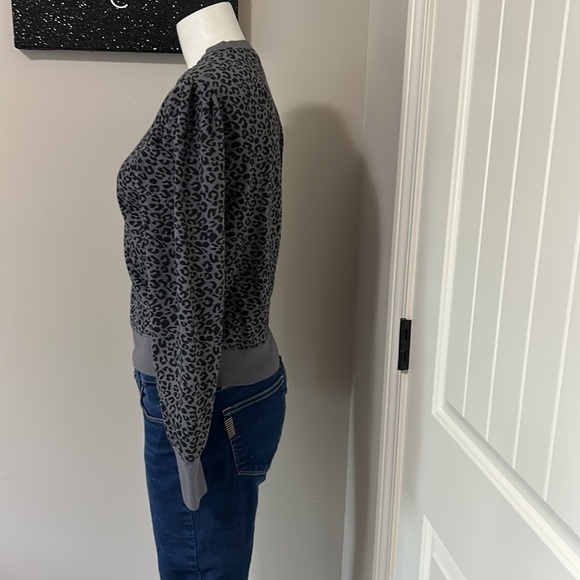 RAILS Marcie Charcoal Mini Cheetah Gray Black Sweatshirt Sz XS - Picture 6 of 10